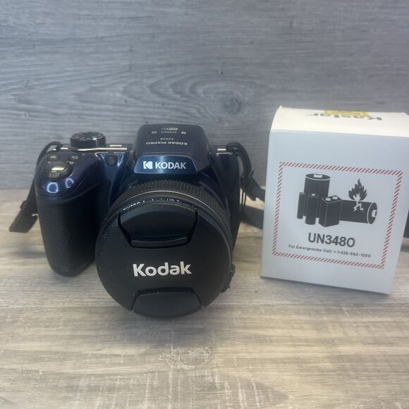 Kodak  Pixpro AZ528 16MP Digital Camera Blue 52X Zoom Extra Battery Charger - Picture 1 of 16